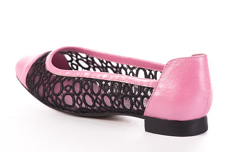 Hot pink and matt black women's ballet pumps, with low heels. Round toe. Flat leather soles. Rear view - Florence KOOIJMAN